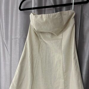 Elegant Cream Women's Dress commense